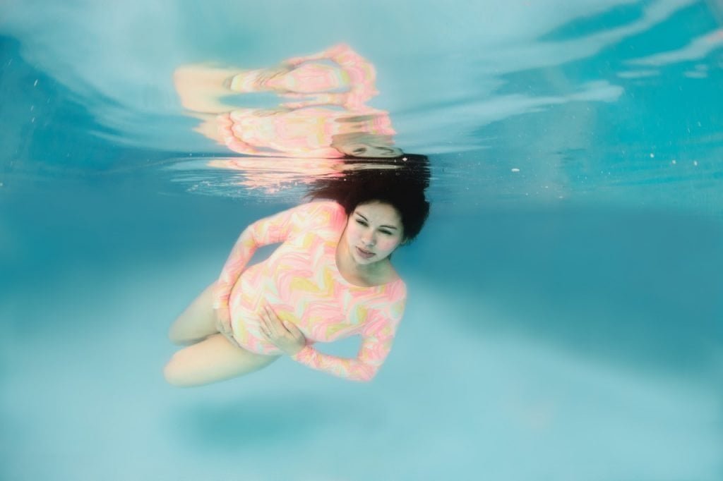 Fotografía subacuática de embarazadas